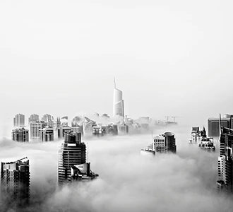 Ville dans les nuages